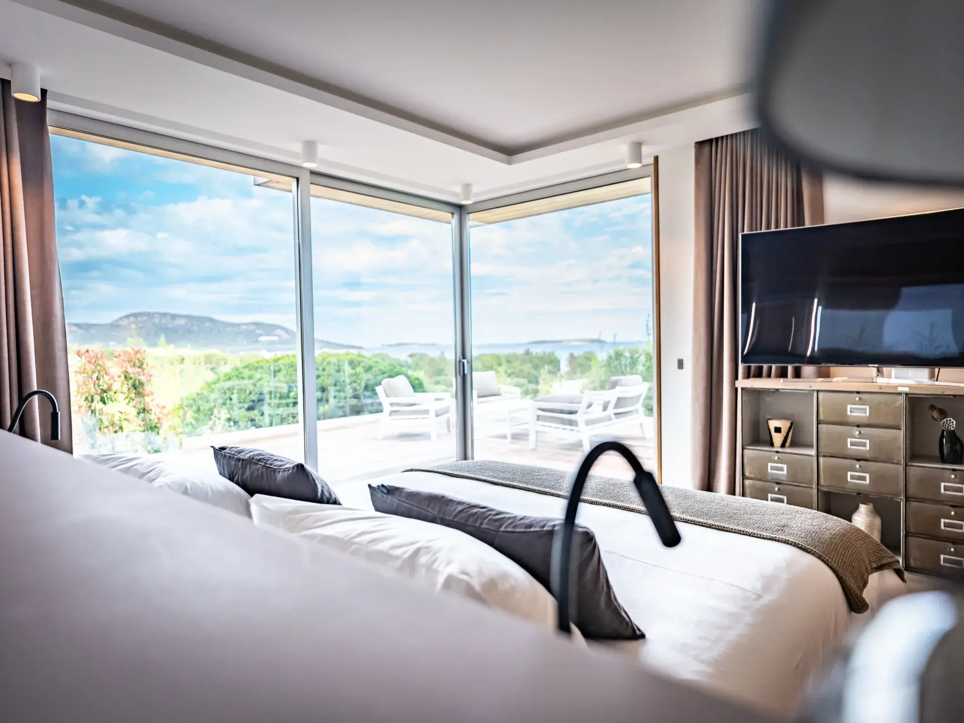 Suite master espace salon avec vue panoramique - Villa Azaitu